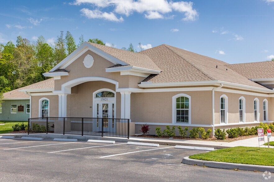 More Photos Of 13021 W Linebaugh Ave, Tampa Medical For Lease