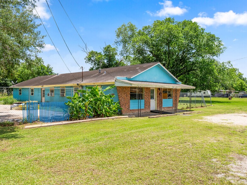 Primary Photo Of 909 Avenue C, Bay City Office For Sale