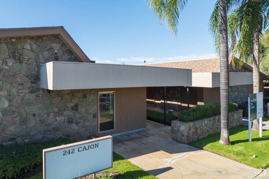More Photos Of 242 Cajon St, Redlands Office For Lease