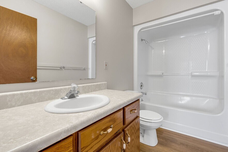 More Photos Of 1 Shagbark Ln, Seneca Apartments For Sale