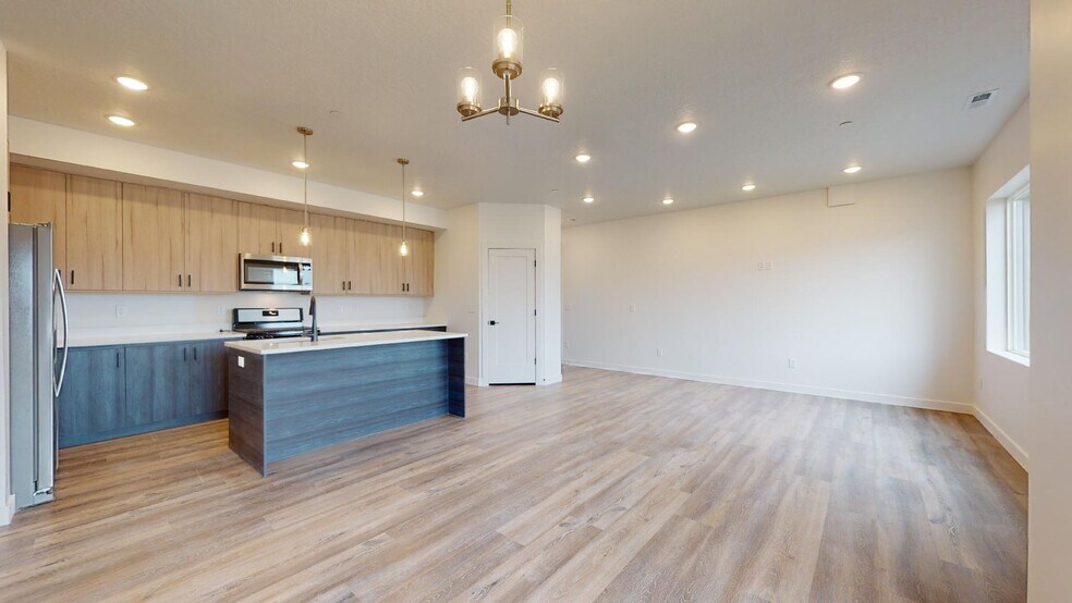 More Photos Of 1378 S Sawmill Blvd, Heber City Apartments For Sale