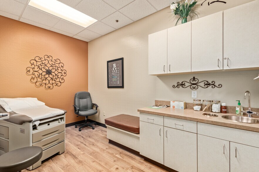 More Photos Of 6840 E Brown Rd, Mesa Medical For Sale