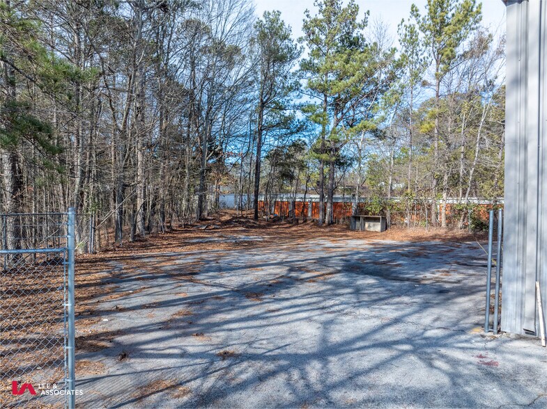 More Photos Of 6275 Highway 85, Riverdale Unknown For Lease