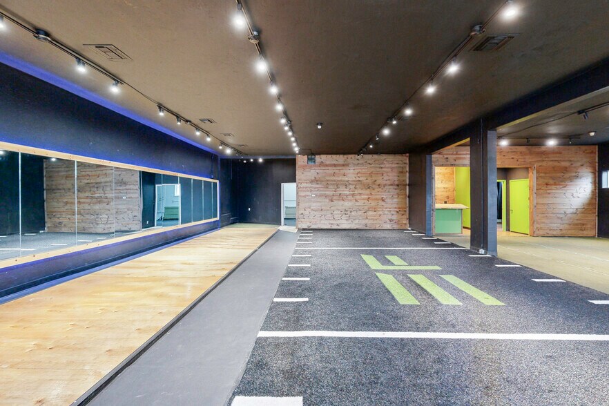 More Photos Of 375-377 MacArthur Blvd, San Leandro Freestanding For Lease