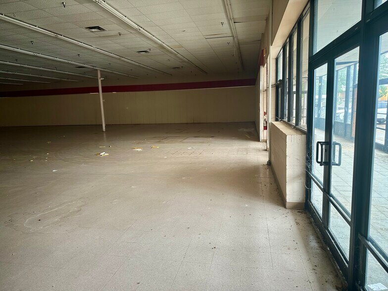 More Photos Of 1233 Tenaha St, Center Unknown For Lease