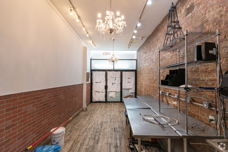 More Photos Of 1435 1st Ave, New York Apartments For Lease