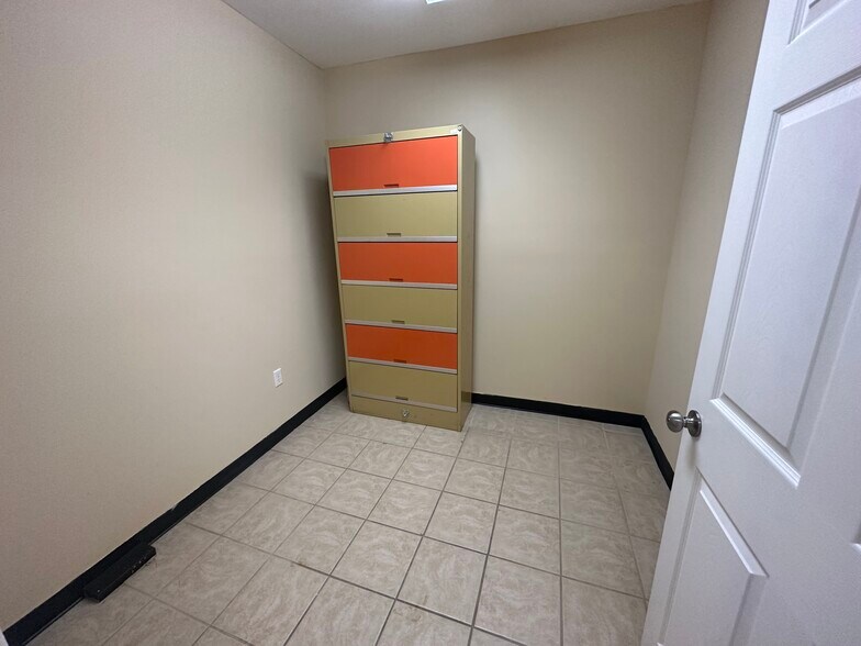 More Photos Of 8736 Chef Menteur Hwy, New Orleans Medical For Lease