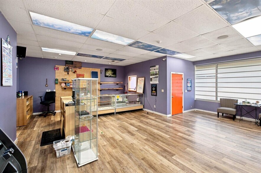 More Photos Of 1890 Capitol St NE, Salem Freestanding For Sale