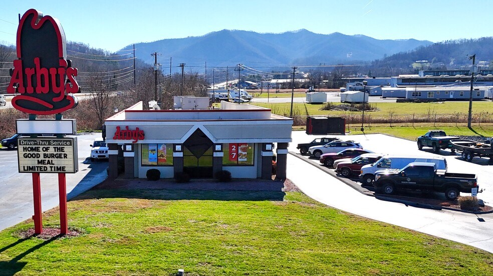 More Photos Of 1719 Highway 19 E, Elizabethton Fast Food For Sale
