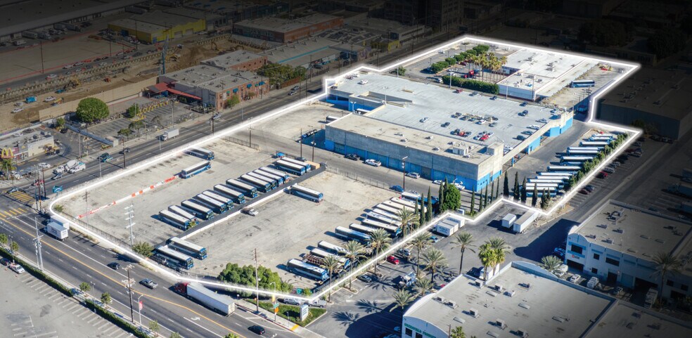 More Photos Of 1614 E 7th St, Los Angeles Unknown For Lease