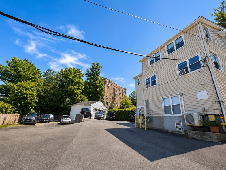 More Photos Of 17 Tiernans Ln, Dobbs Ferry Apartments For Sale