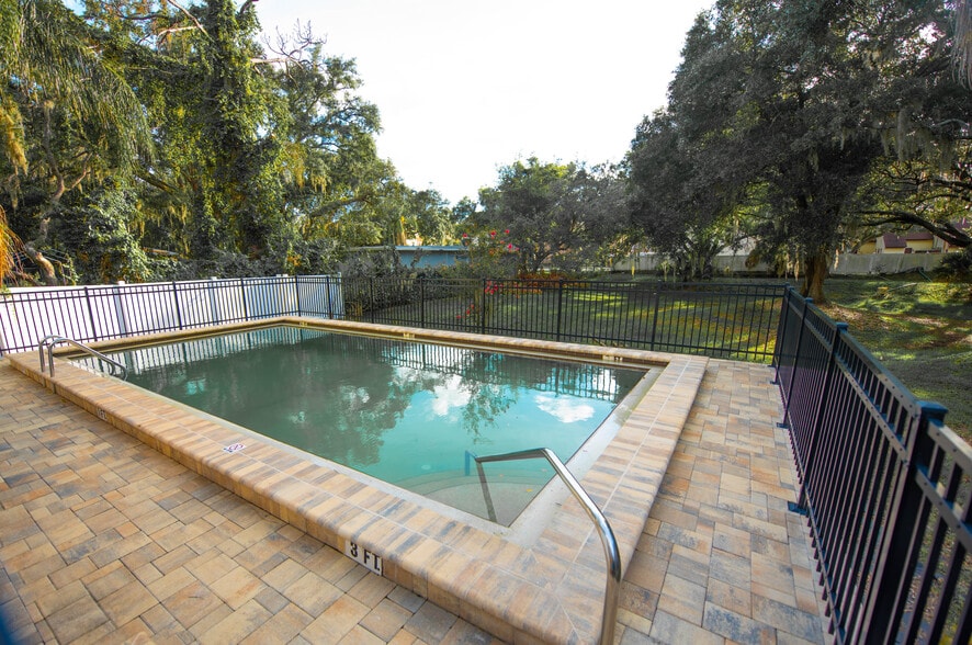 More Photos Of 12216 N 59th St, Tampa Apartments For Sale
