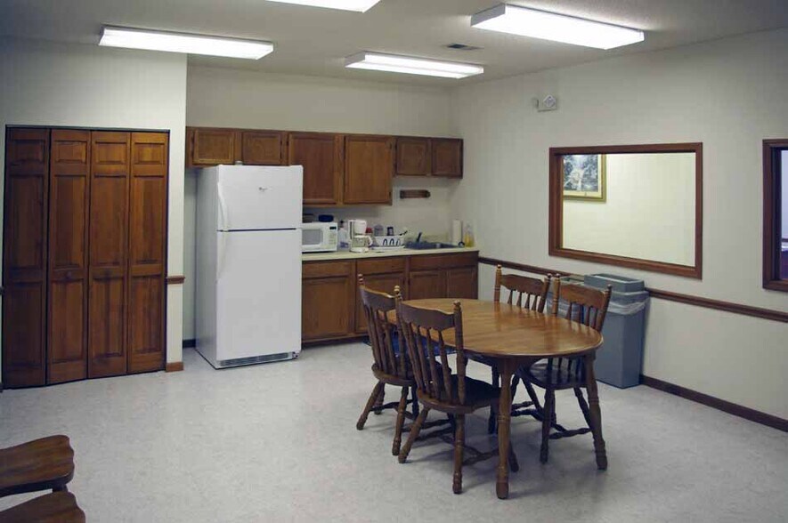 More Photos Of 7 Eagle Ctr, O'Fallon Office For Lease