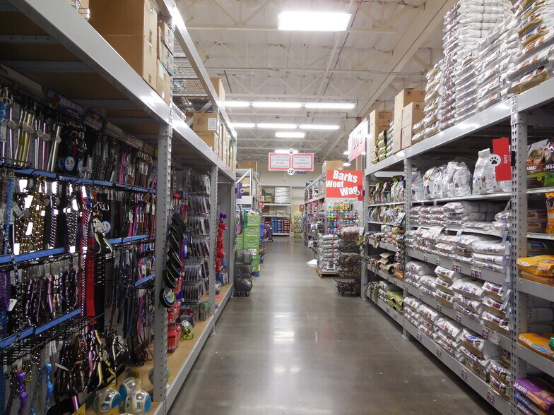 More Photos Of 318 N Sunrise Ave, Roseville Freestanding For Sale