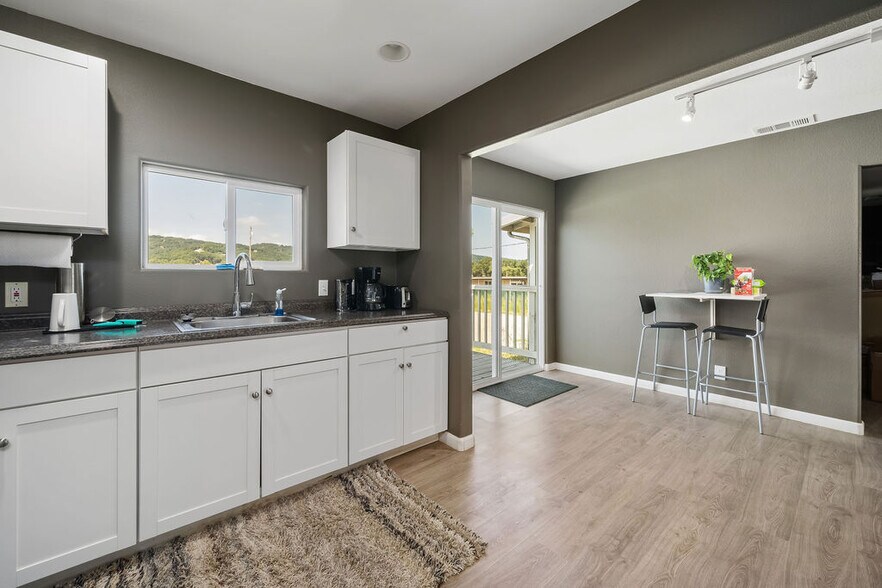 More Photos Of 1680 El Camino Real, Atascadero Office For Sale