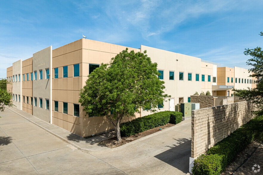 More Photos Of 530 Clara Barton Blvd, Garland Medical For Lease