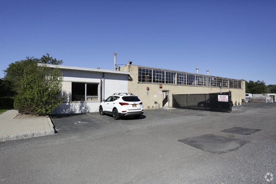 More Photos Of 175 Marcus Blvd, Hauppauge Warehouse For Lease