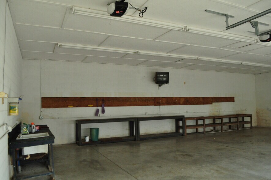 More Photos Of 6447 Rutledge Pike, Knoxville Office For Sale