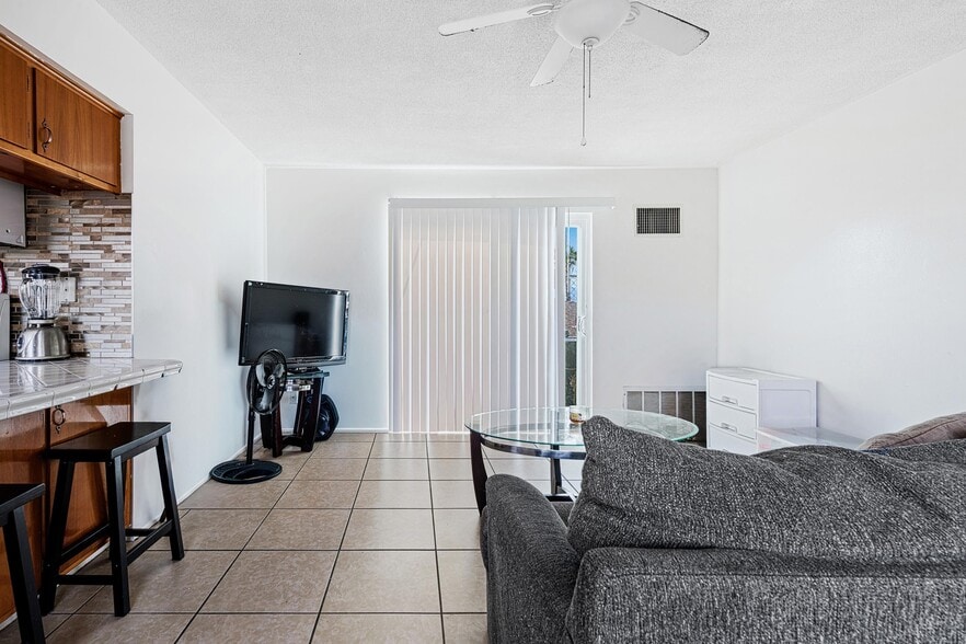 More Photos Of 66665 1st St, Desert Hot Springs Apartments For Sale