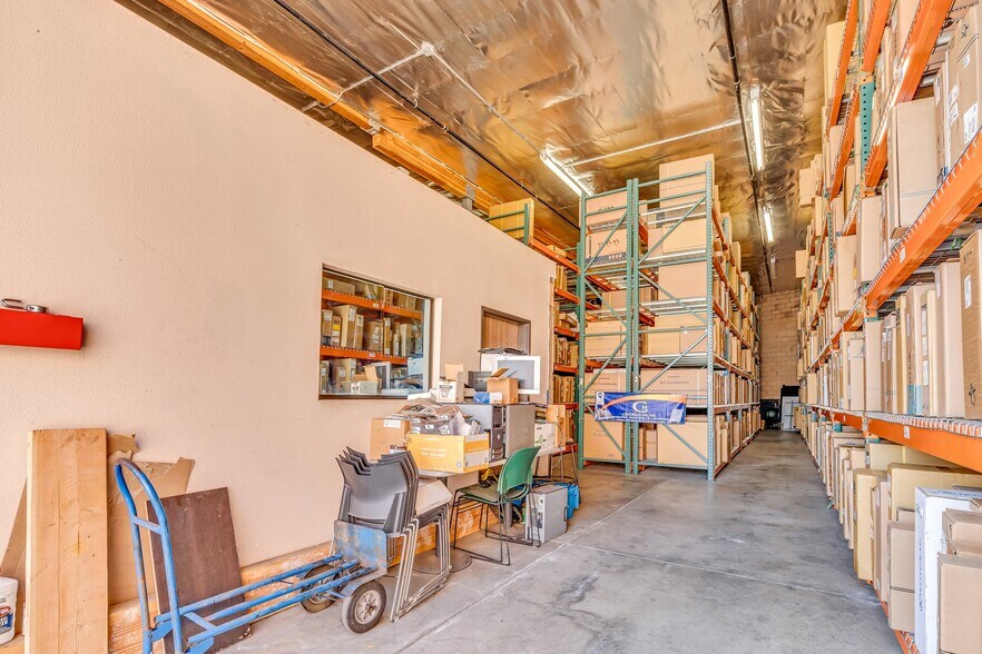 More Photos Of 4910 W Adams Blvd, Los Angeles Flex For Sale
