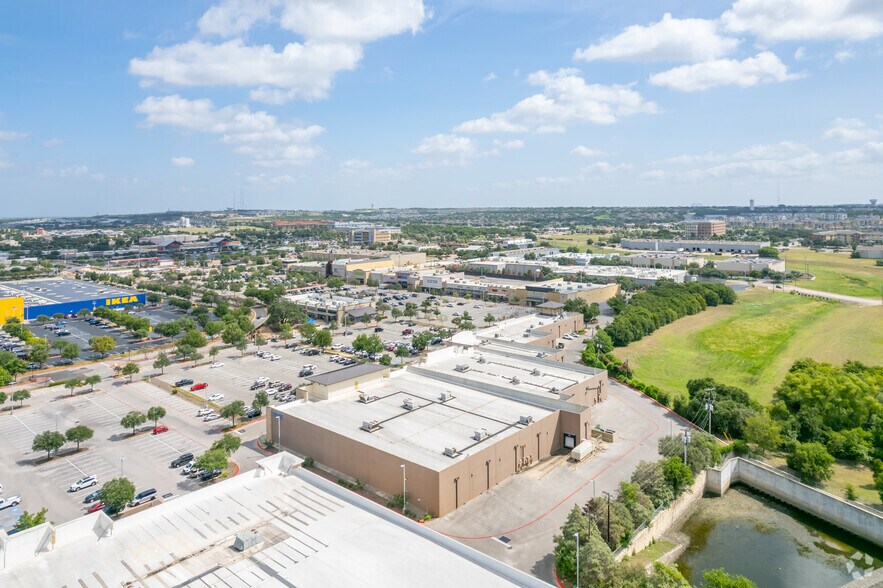 More Photos Of 201 University Oaks Blvd, Round Rock Unknown For Lease