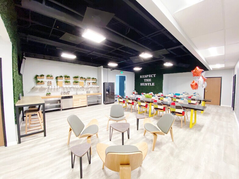 More Photos Of 1300 Eastman Ave, Ventura Loft Creative Space For Sale