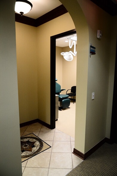 More Photos Of 19701 Kingwood Dr, Kingwood Office For Sale