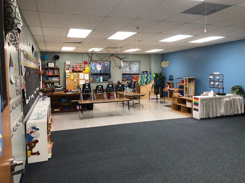 More Photos Of 7917 W 95th St, Overland Park Daycare Center For Sale