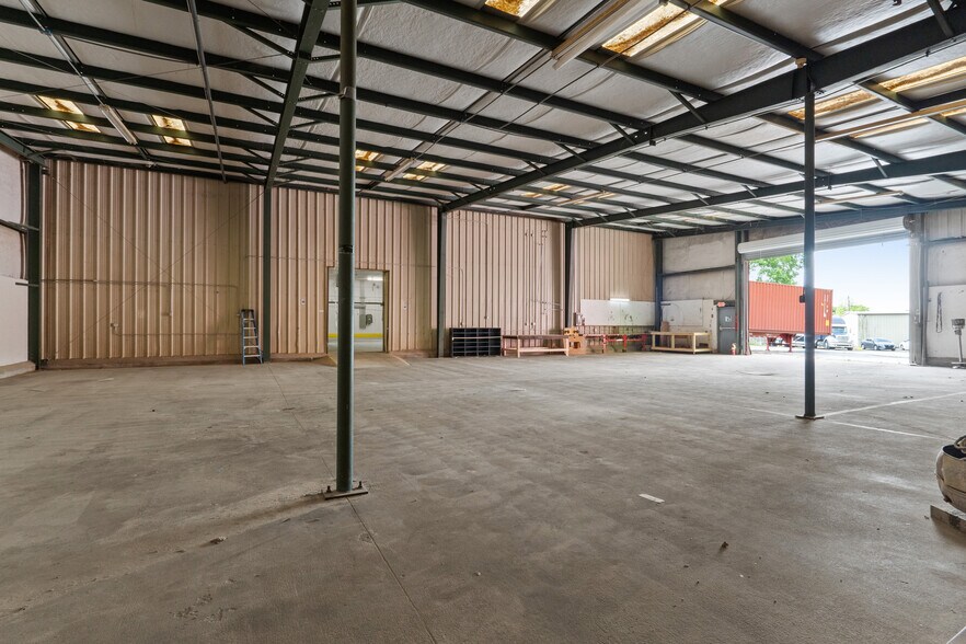More Photos Of 25 Word St, Fairburn Warehouse For Sale