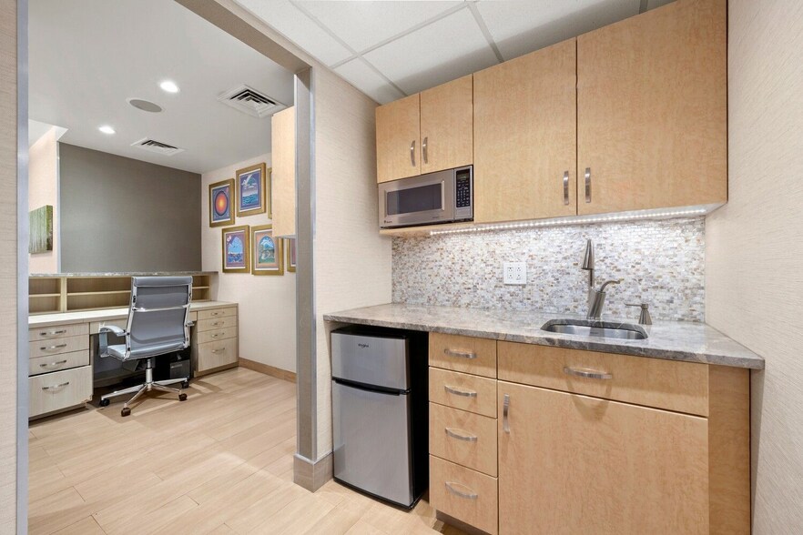 More Photos Of 121 E 60th St, New York Medical For Sale