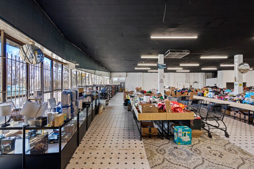 More Photos Of 3230 Troost Ave, Kansas City Freestanding For Sale