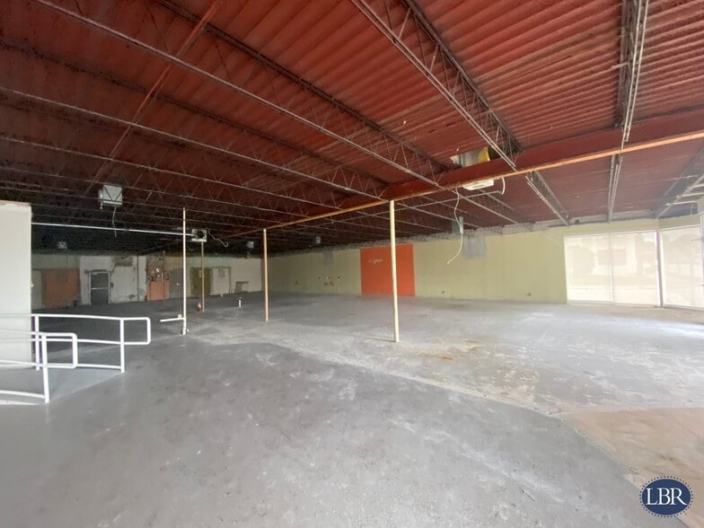 More Photos Of 1520 Highland Ave, Melbourne Restaurant For Lease