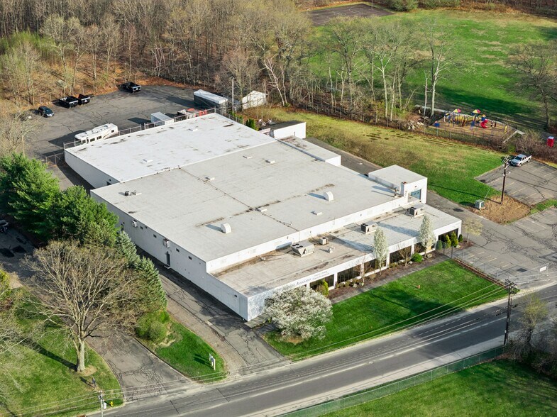 More Photos Of 266 Brookside Rd, Waterbury Manufacturing For Sale