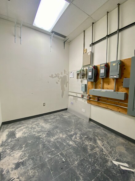 More Photos Of 755-759 Gardiners Rd, Kingston General Retail For Lease