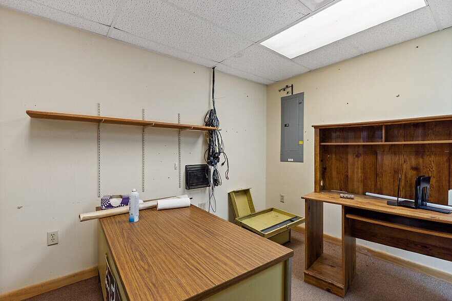 More Photos Of 53 Neck Rd, Benton General Retail For Sale