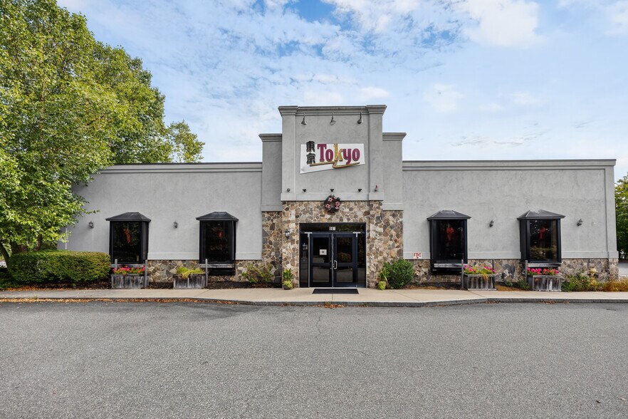More Photos Of 560 S Main St, Andover Restaurant For Sale