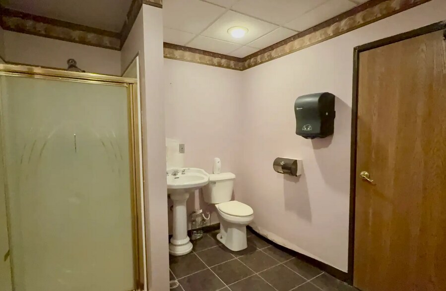 More Photos Of 1819 W Willow St, Lansing Religious Facility For Sale