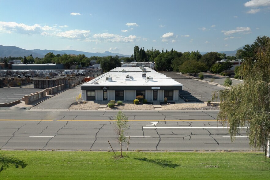 More Photos Of 397-399 Greg St, Sparks Light Distribution For Lease