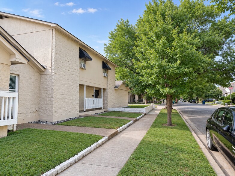 More Photos Of 1329 5th Ave, Fort Worth Multifamily For Sale