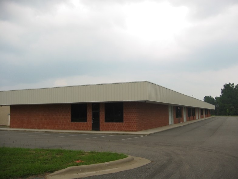 Primary Photo Of 2221-2239 Pinehurst Plz, Aberdeen Unknown For Lease