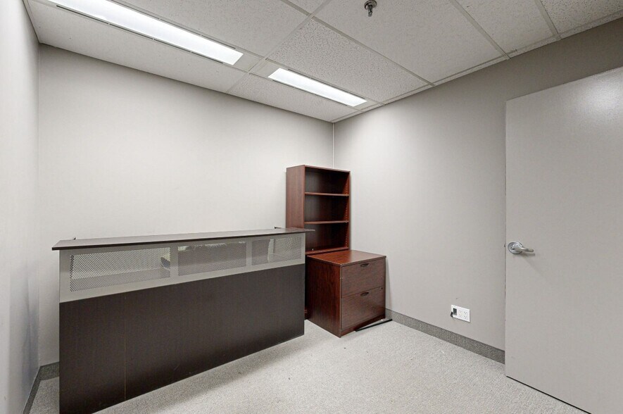 More Photos Of 45 Sheppard Ave E, Toronto Unknown For Lease