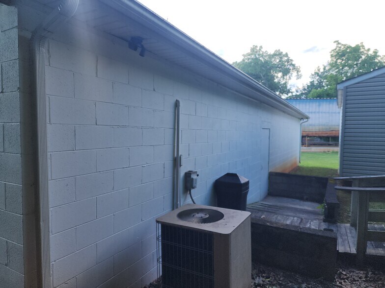 More Photos Of 3597 Amherst Hwy, Monroe Office For Sale