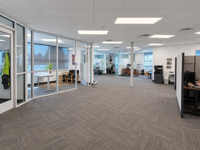 More Photos Of 1004 SW Emkay Dr, Bend Flex For Sale