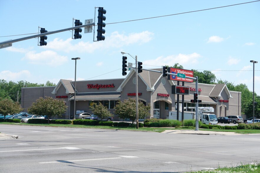Primary Photo Of 333 W 13th St N, Wichita Drugstore For Sale