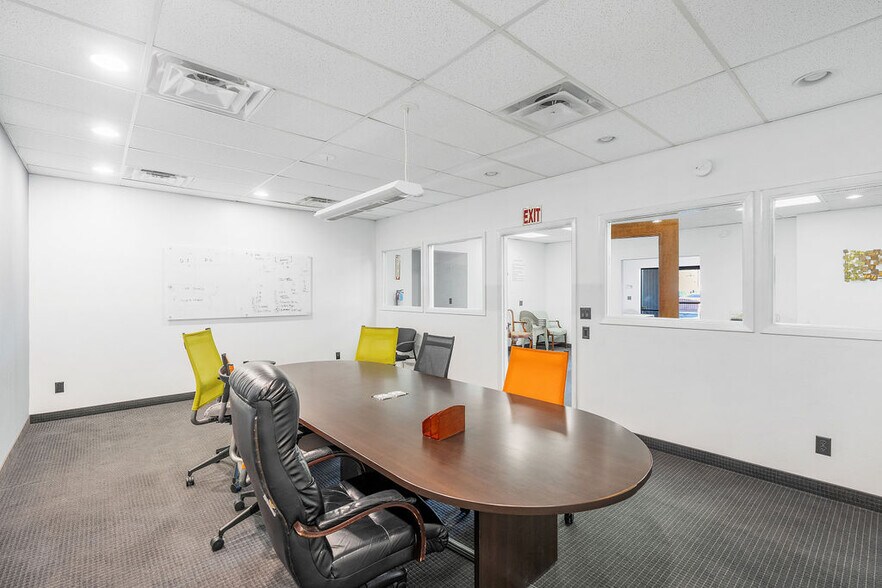 More Photos Of 9119 N 7th St, Phoenix Office For Lease