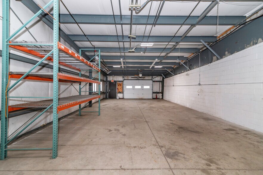 More Photos Of 4 Wilder Dr, Plaistow Warehouse For Lease