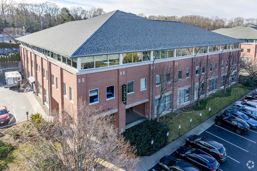 More Photos Of 300 Centerville Rd, Warwick Medical For Lease
