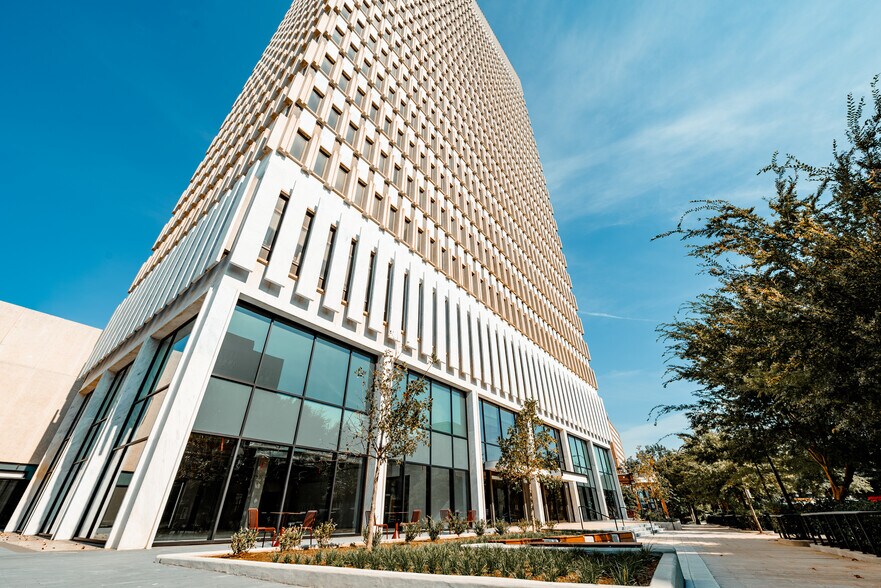 More Photos Of 301 N Main St, Greenville Office For Lease