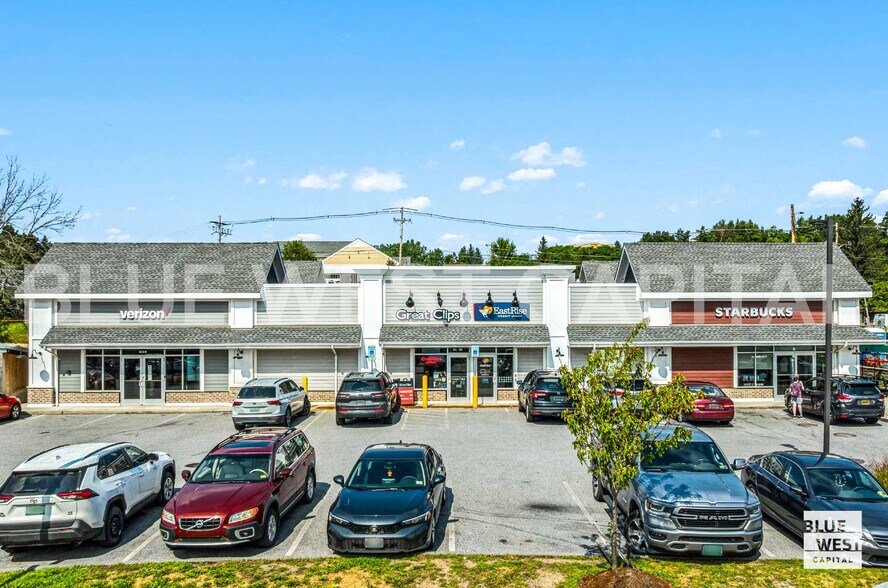 More Photos Of 18 Lower Mountain View Dr, Colchester Restaurant For Sale