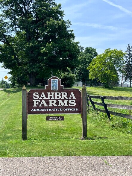 More Photos Of 8261 Diagonal Rd, Streetsboro Office For Lease